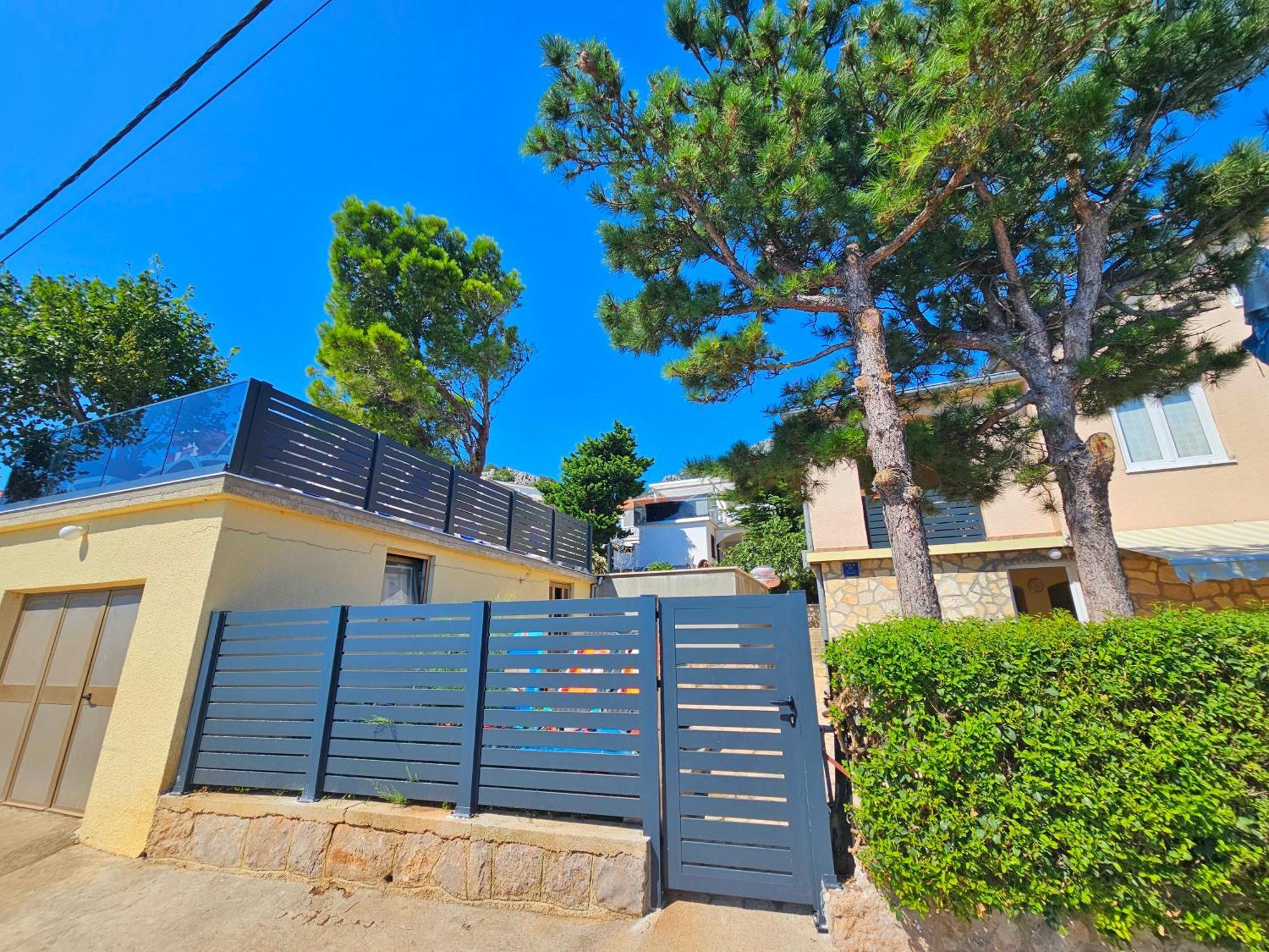 Beachfront House Ivana With Pool - Renovated 2025 Cesarica Exterior photo